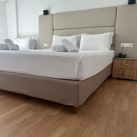 Hotel_tier Hotel *